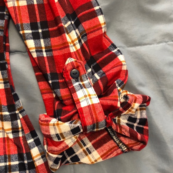 Size Large Red Plaid button down shirt - Picture 4 of 5